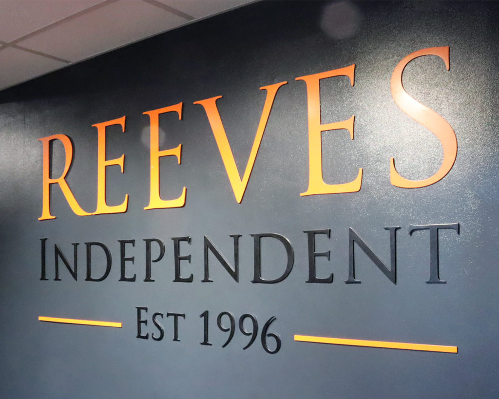 Reeves Independent logo